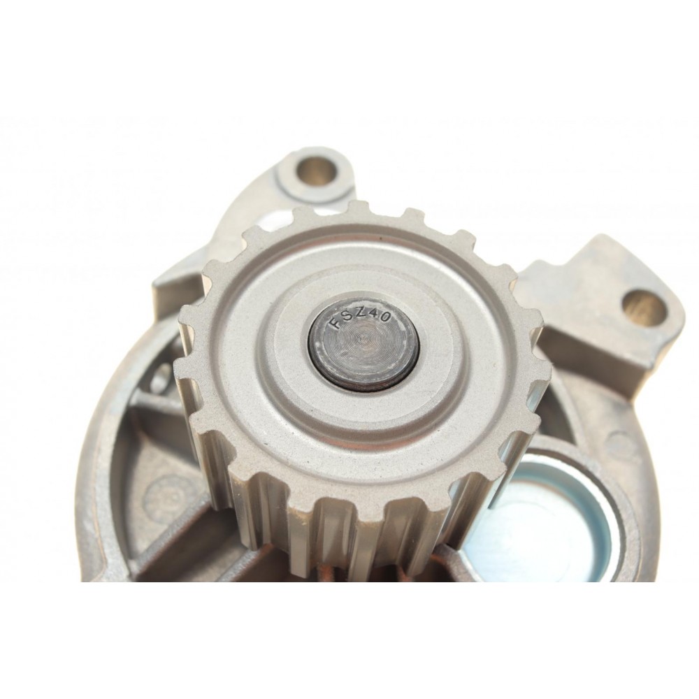 Помпа води Volvo S70/V70/S80/850 2.5TDI 103Kw 95-07 (18z) (R/B) (6 лоп)
