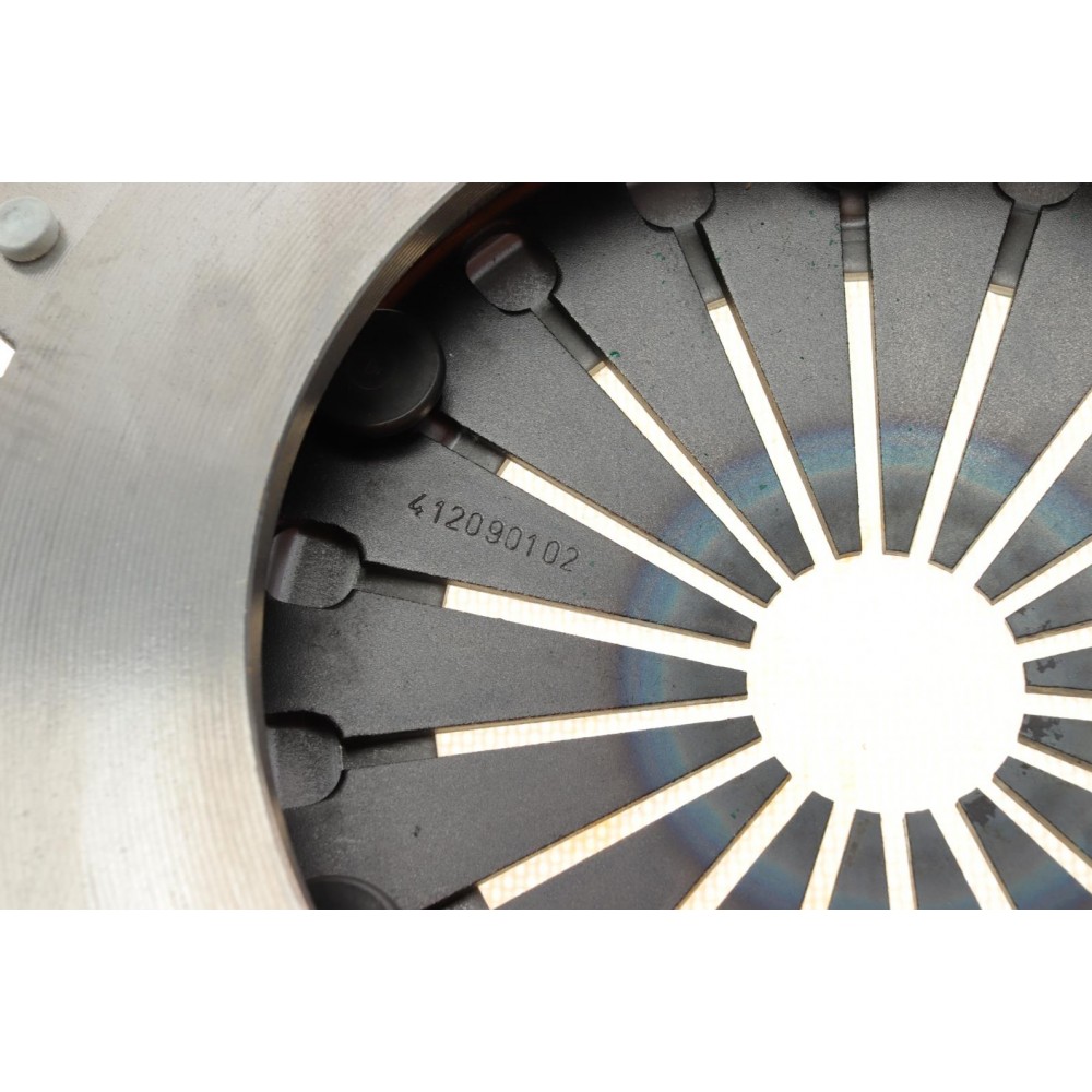 Комплект зчеплення Mitsubishi Carisma 1.6 95-06 (d=200mm) (+вижимний)