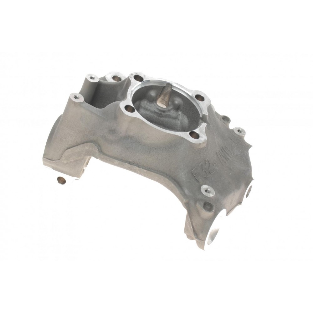 Кулак поворотний (цапфа) BMW 4 (F32/F36) 14-20 (L)
