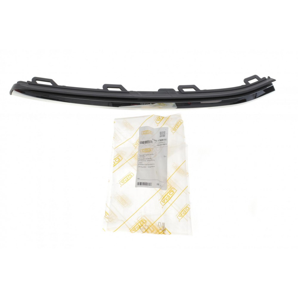 Решітка бампера (переднього) VW Golf 17-20 (R)