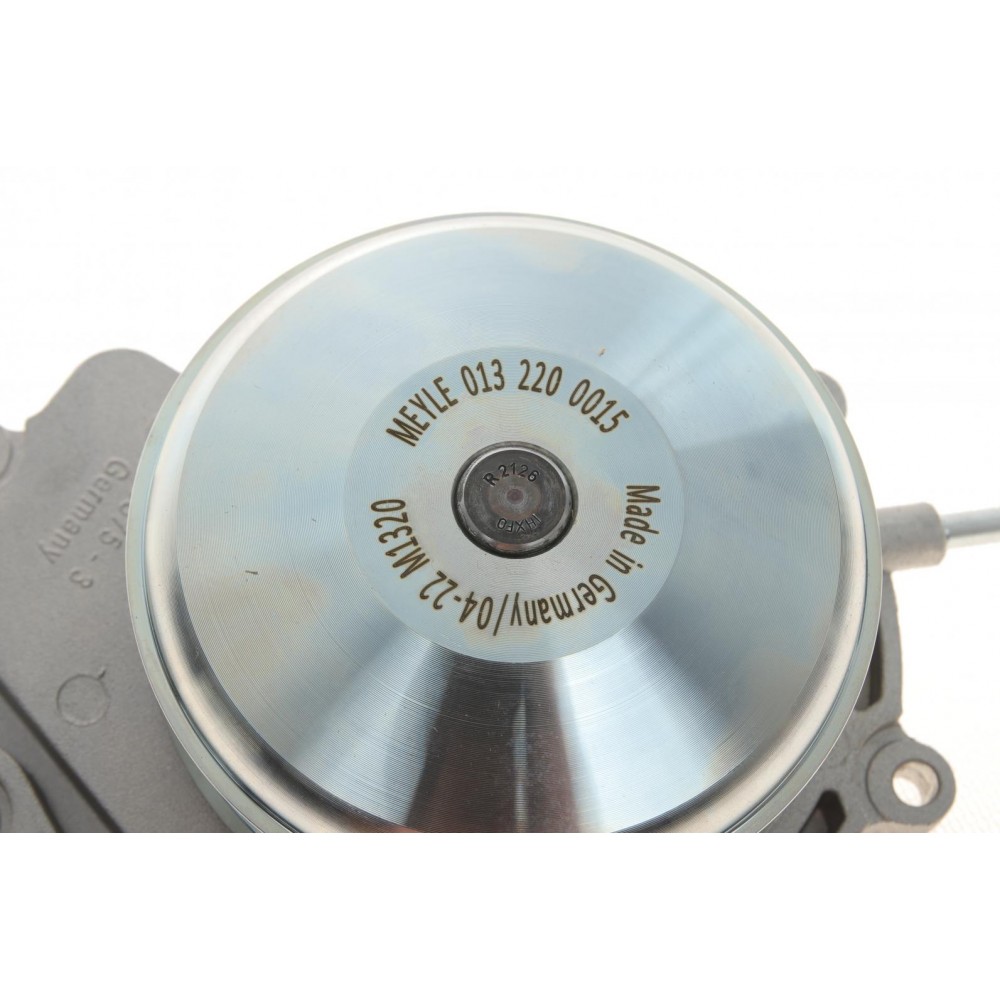 Помпа води MB C-class (W204/S204)/E-class (W212)/Vito (W447) (OM651) 08-