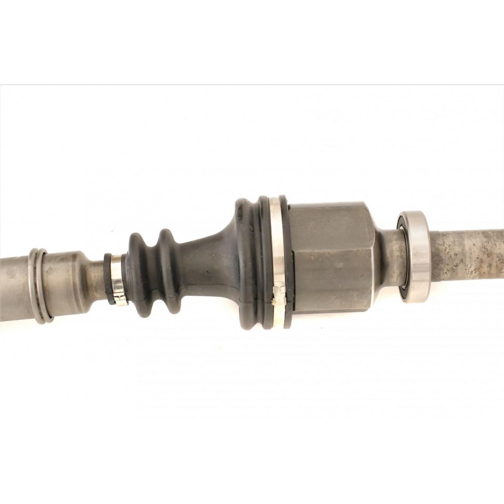 Піввісь (передня) Renault Laguna 1.6/1.8/2.0 16V 01-07 (R) (27x26x822)