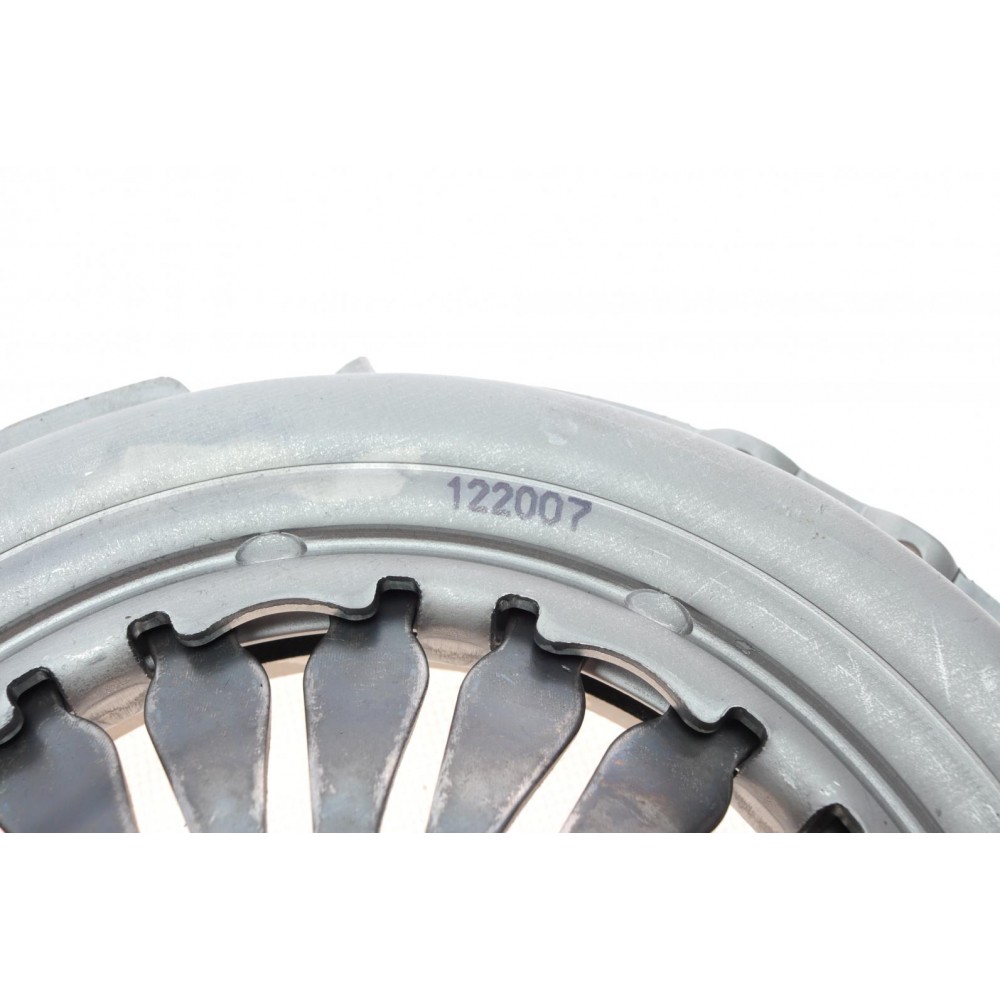 Комплект зчеплення Mitsubishi Colt 1.3/1.5 04-12 (d=200mm) (+вижимний)